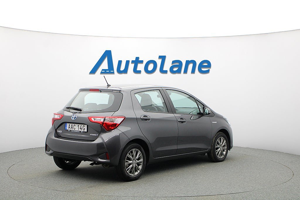 Vehicle Image 9