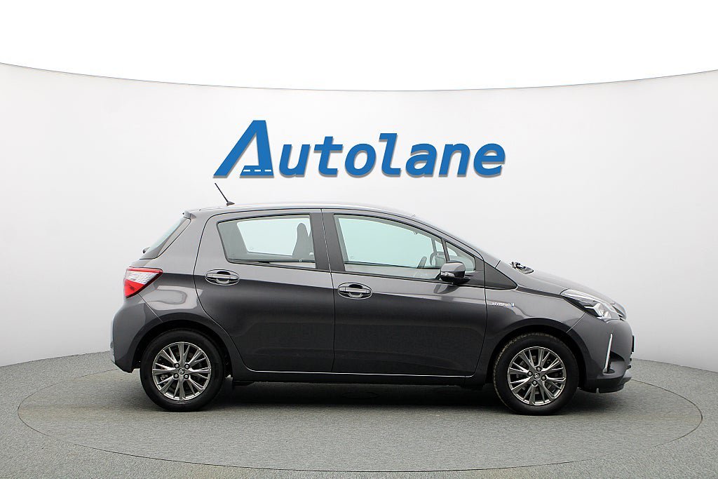 Vehicle Image 10