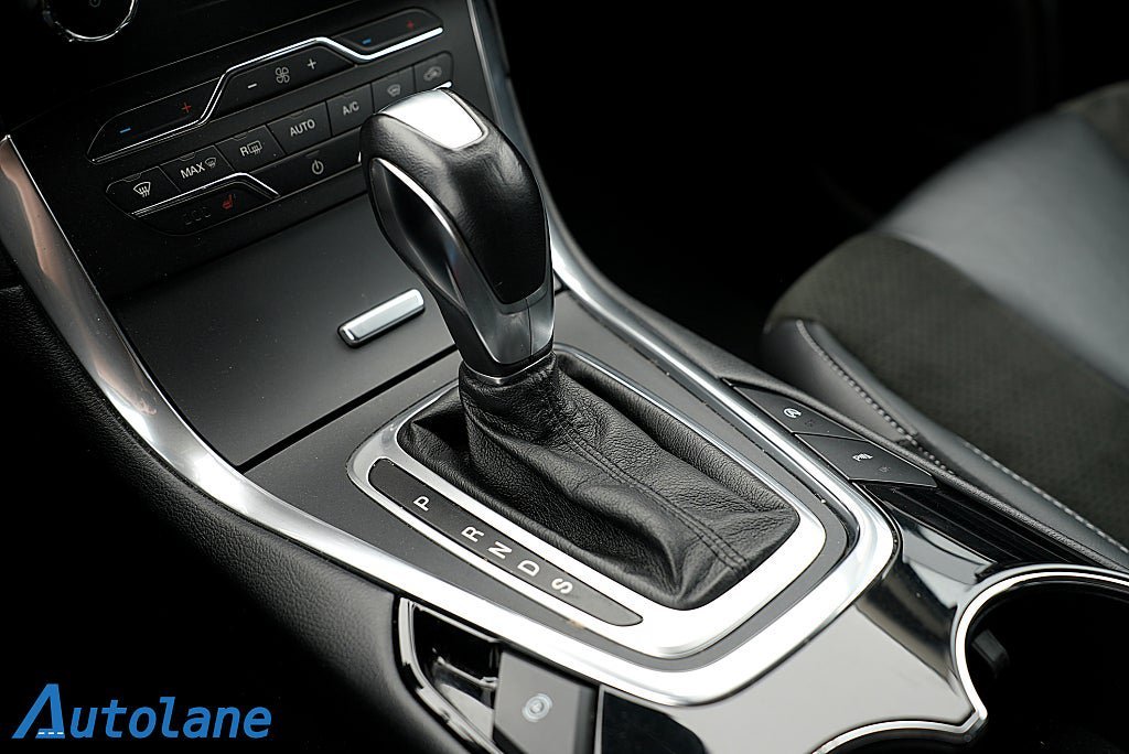 Vehicle Image 25