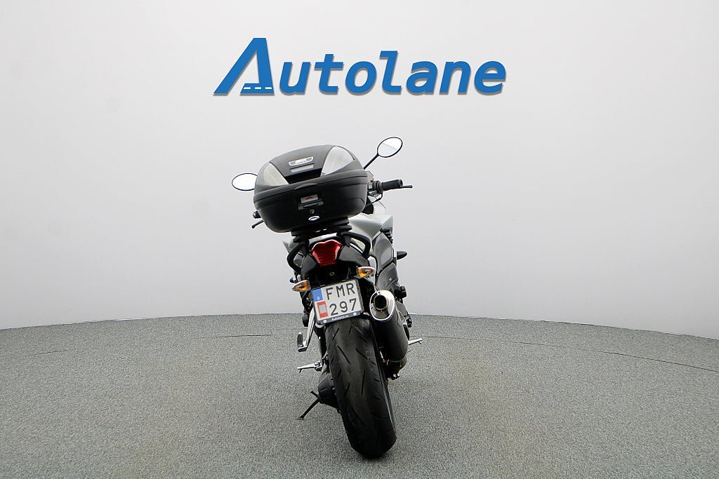 Vehicle Image 9