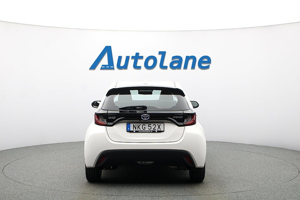 Vehicle Image 8