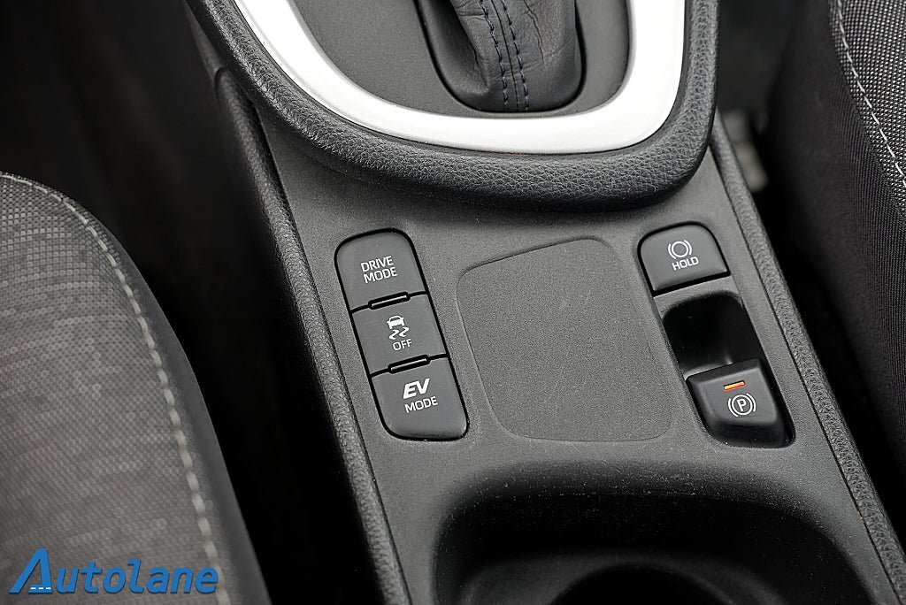 Vehicle Image 25