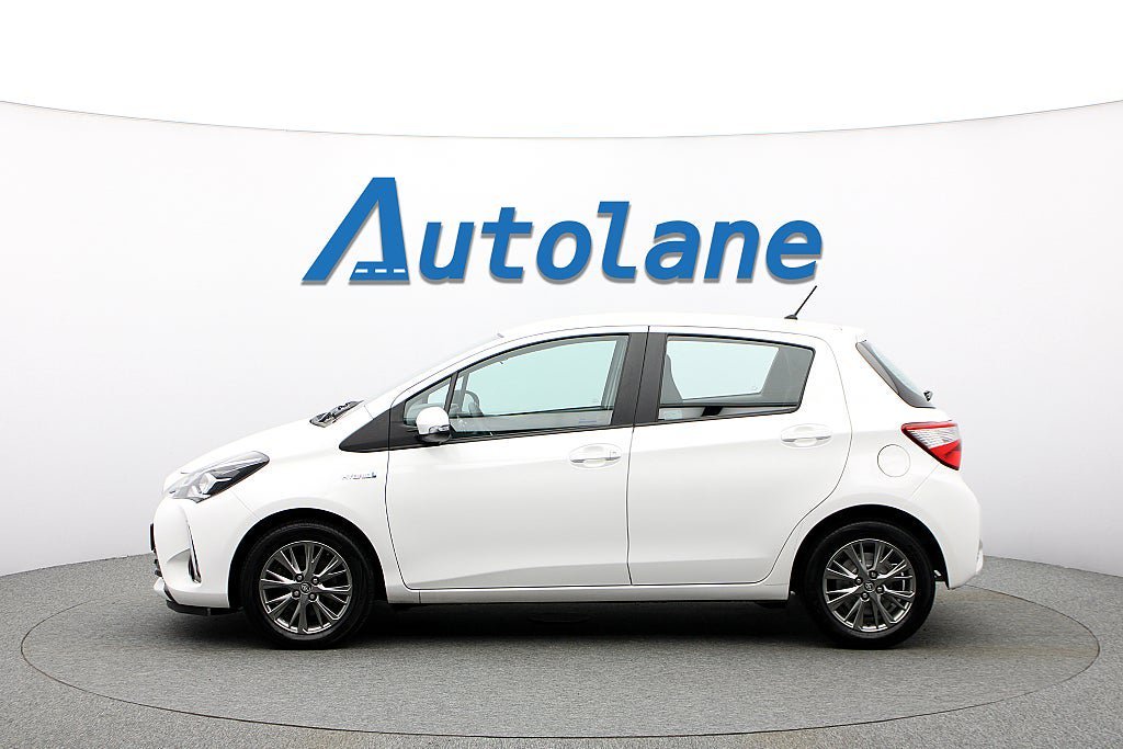 Vehicle Image 6