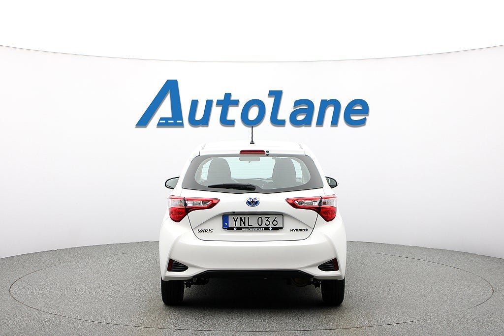 Vehicle Image 8