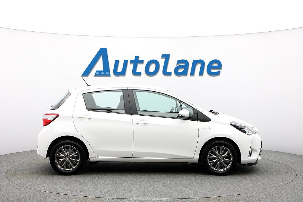 Vehicle Image 10