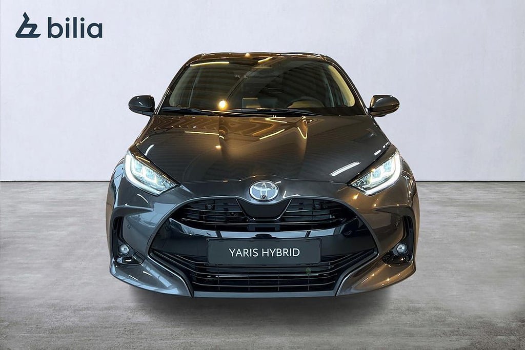 Vehicle Image 6