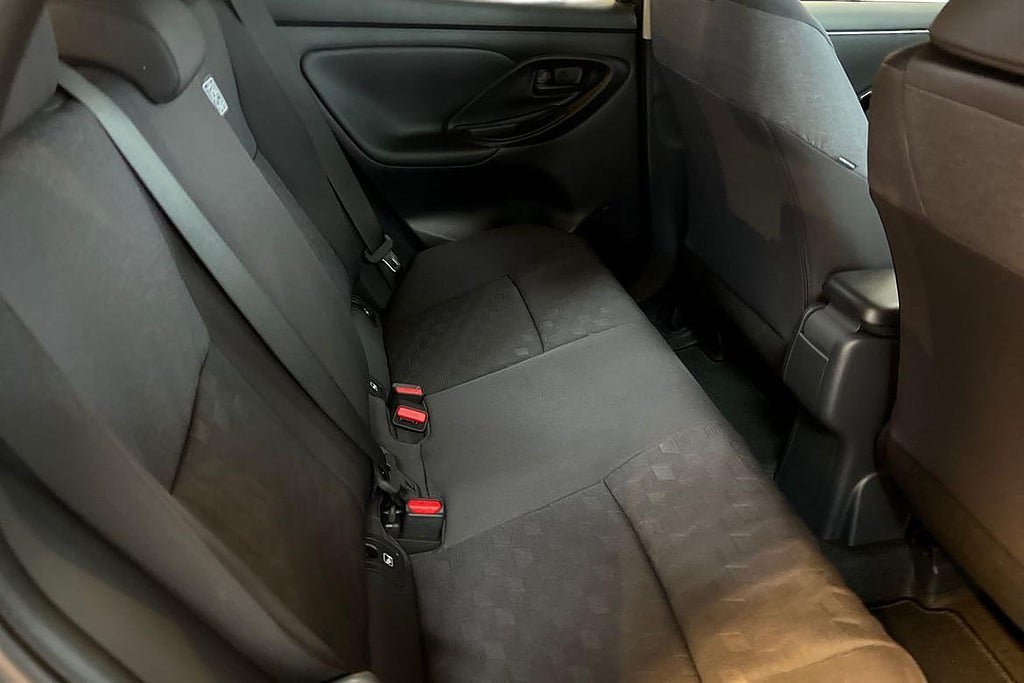 Vehicle Image 8