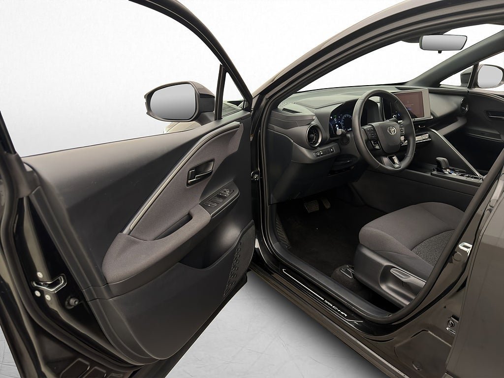 Vehicle Image 10