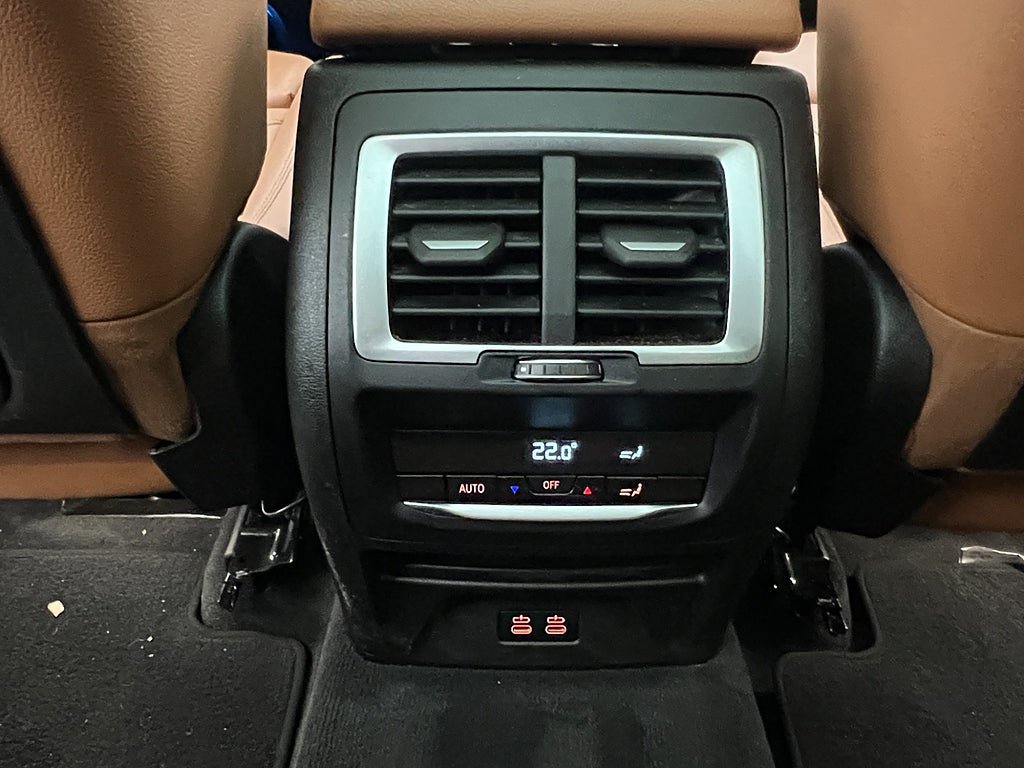 Vehicle Image 28
