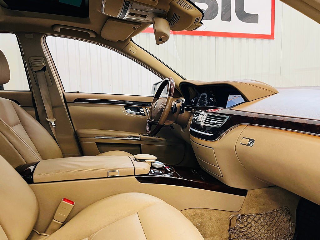 Vehicle Image 10