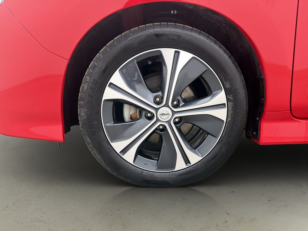 Vehicle Image 32