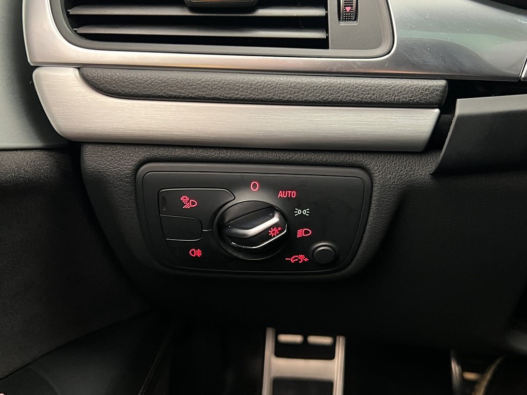 Vehicle Image 24
