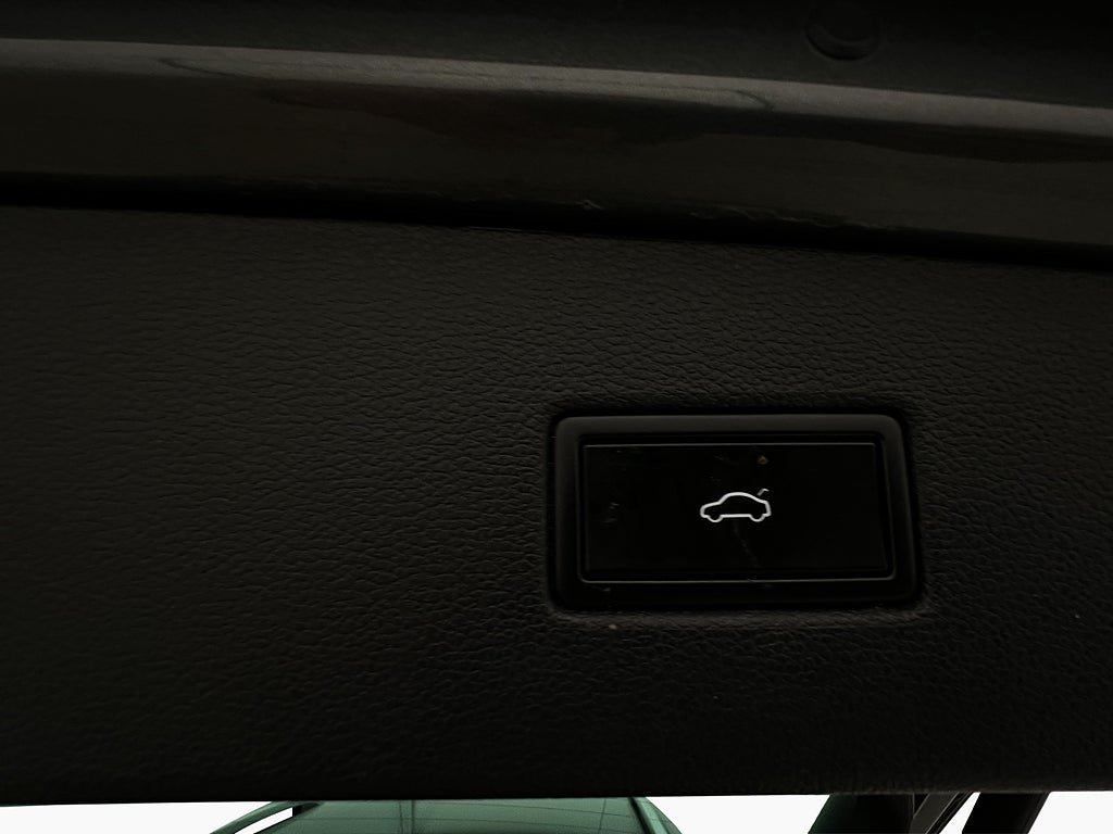 Vehicle Image 28