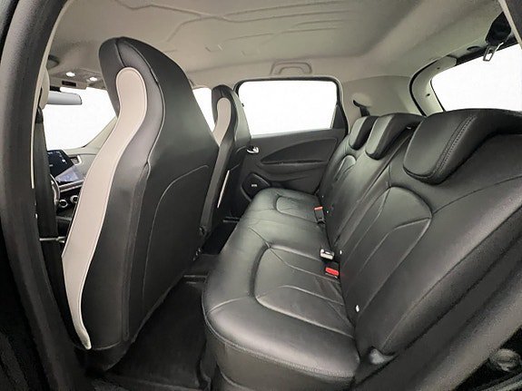 Vehicle Image 27