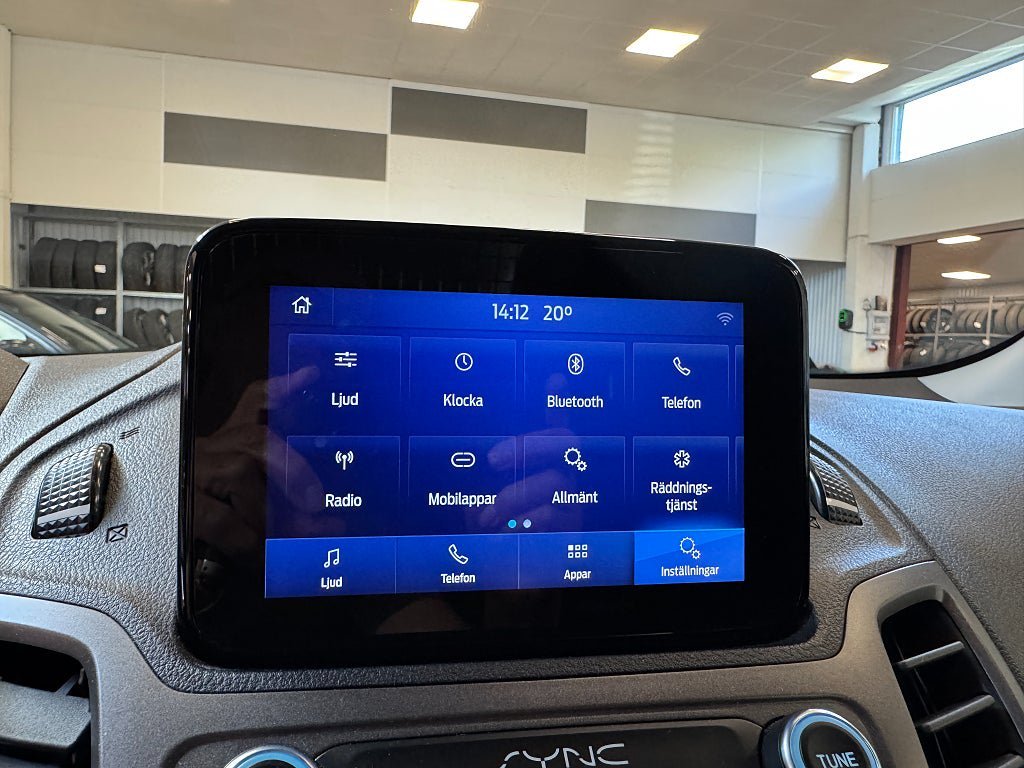 Vehicle Image 12