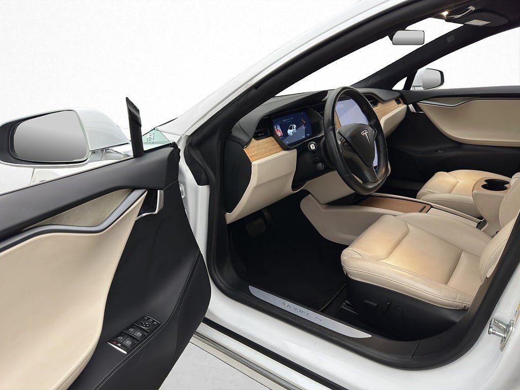 Vehicle Image 15