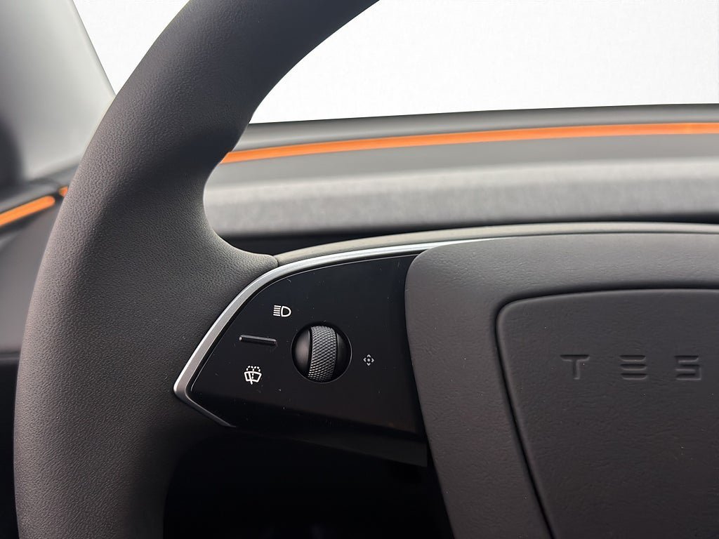 Vehicle Image 27