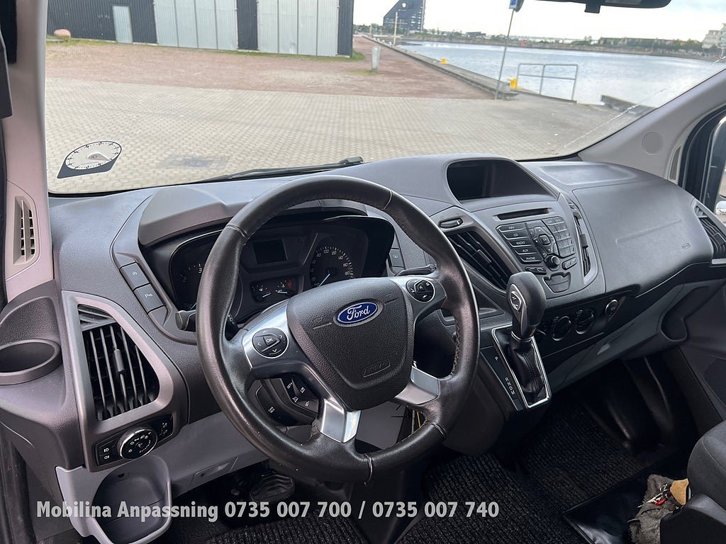 Vehicle Image 12