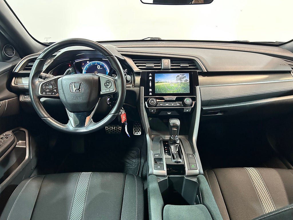 Vehicle Image 9