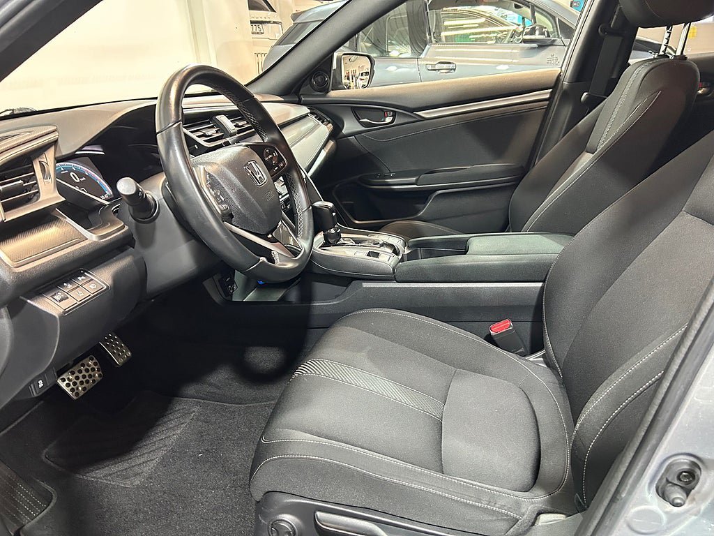 Vehicle Image 10