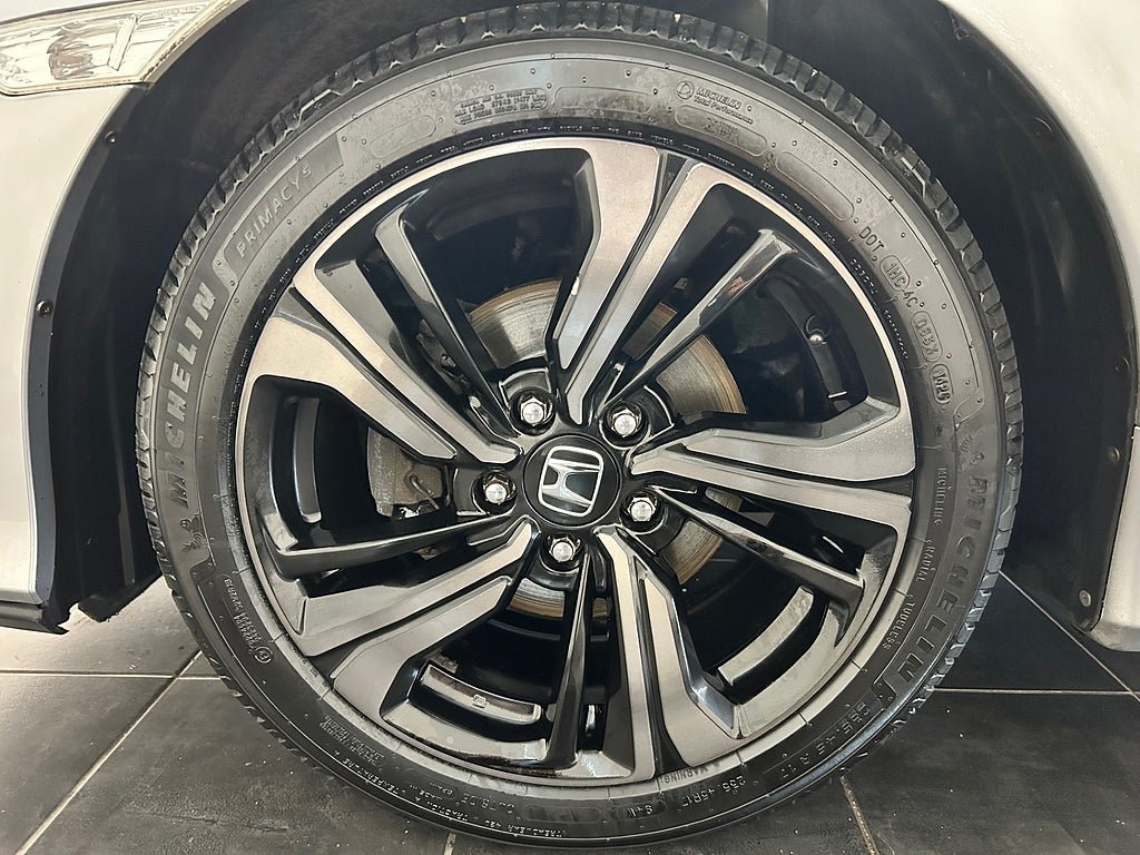 Vehicle Image 17