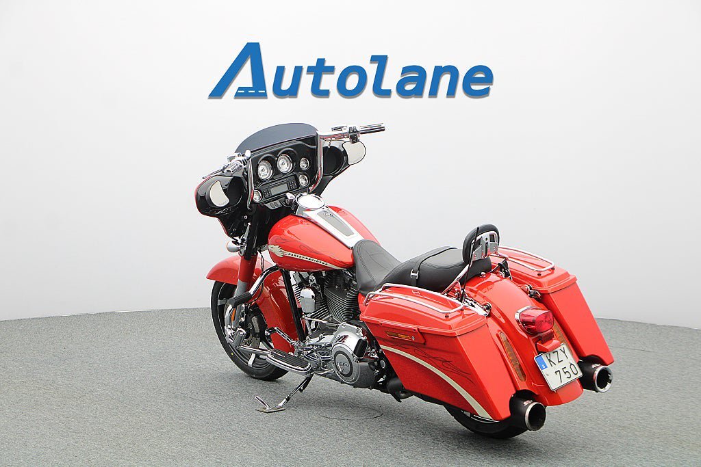 Vehicle Image 4