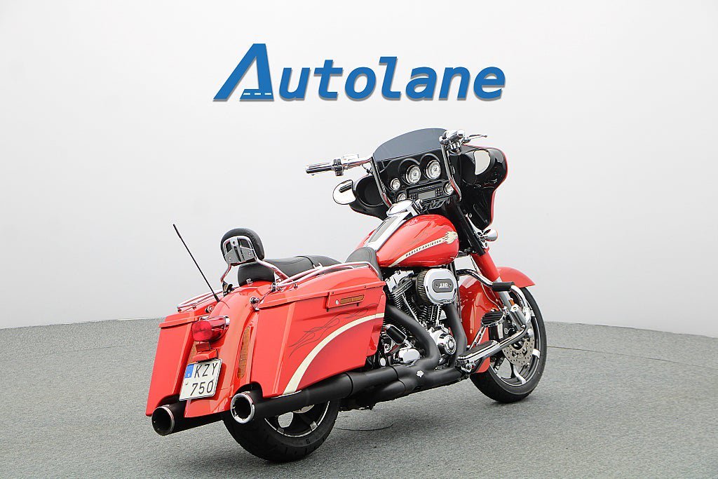 Vehicle Image 6