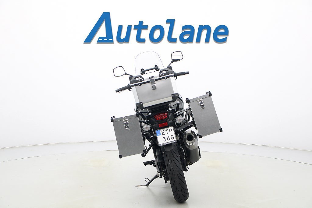 Vehicle Image 9