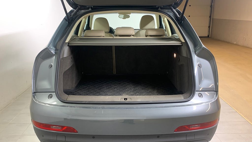 Vehicle Image 8