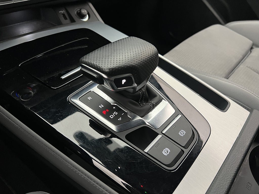 Vehicle Image 28