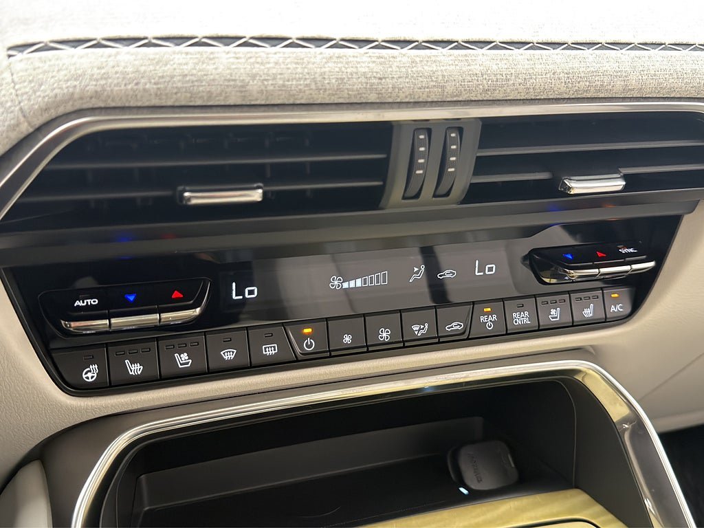 Vehicle Image 29