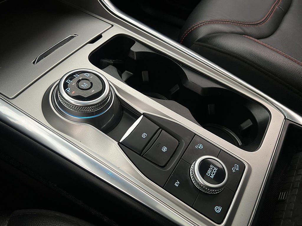 Vehicle Image 32