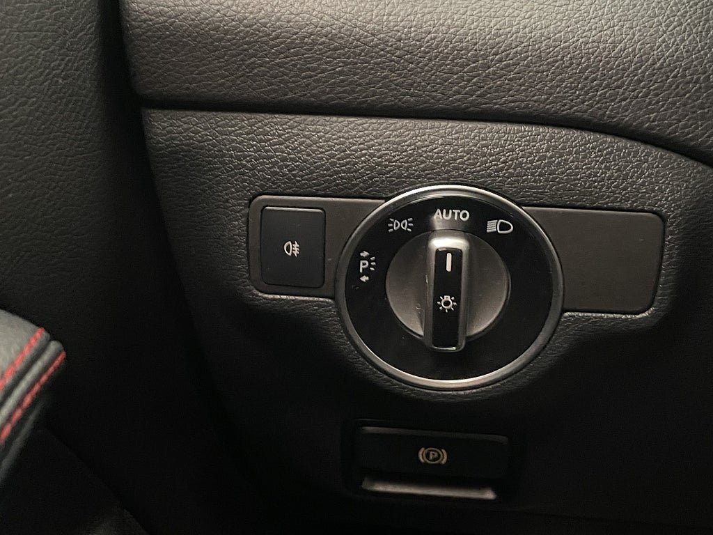 Vehicle Image 29