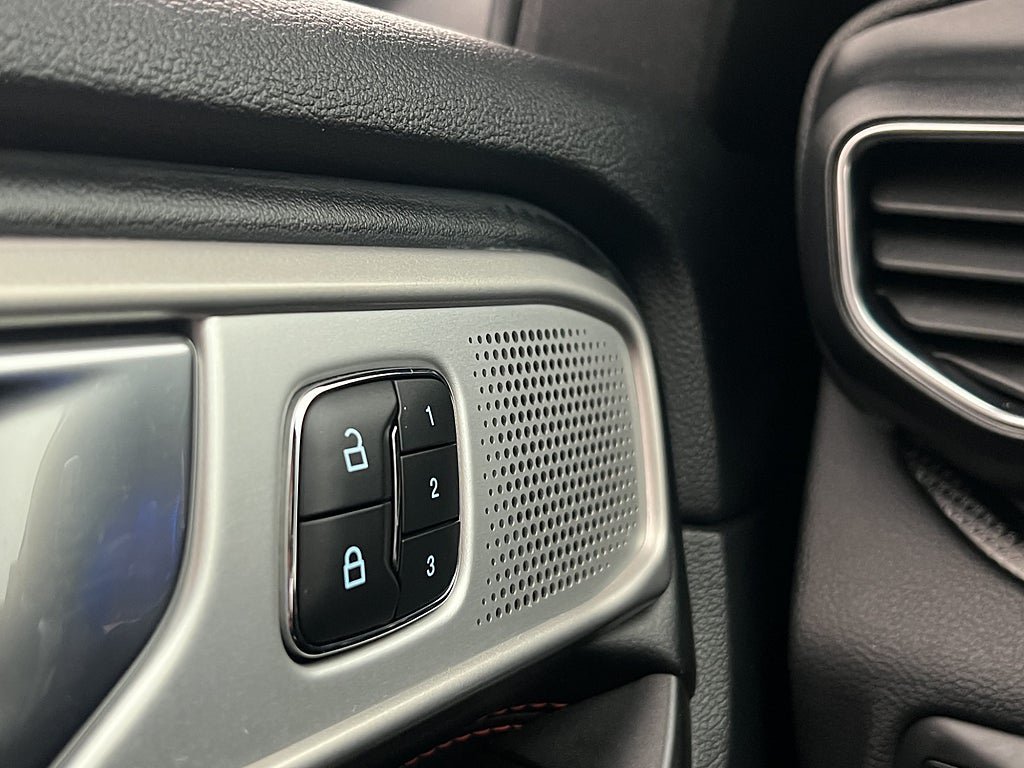 Vehicle Image 37
