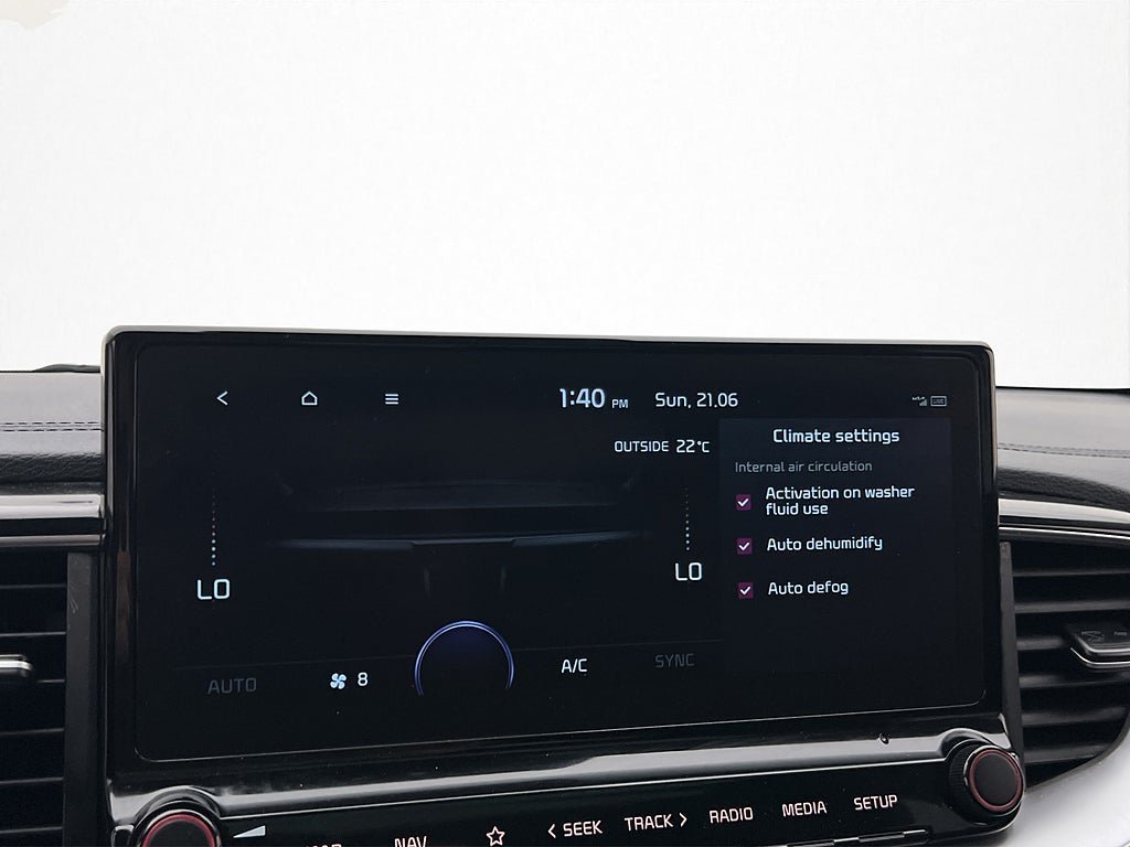 Vehicle Image 25
