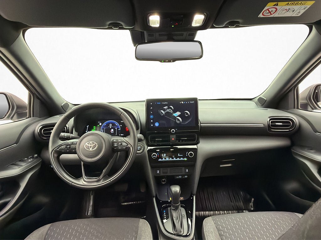 Vehicle Image 12