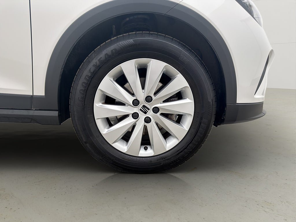 Vehicle Image 13