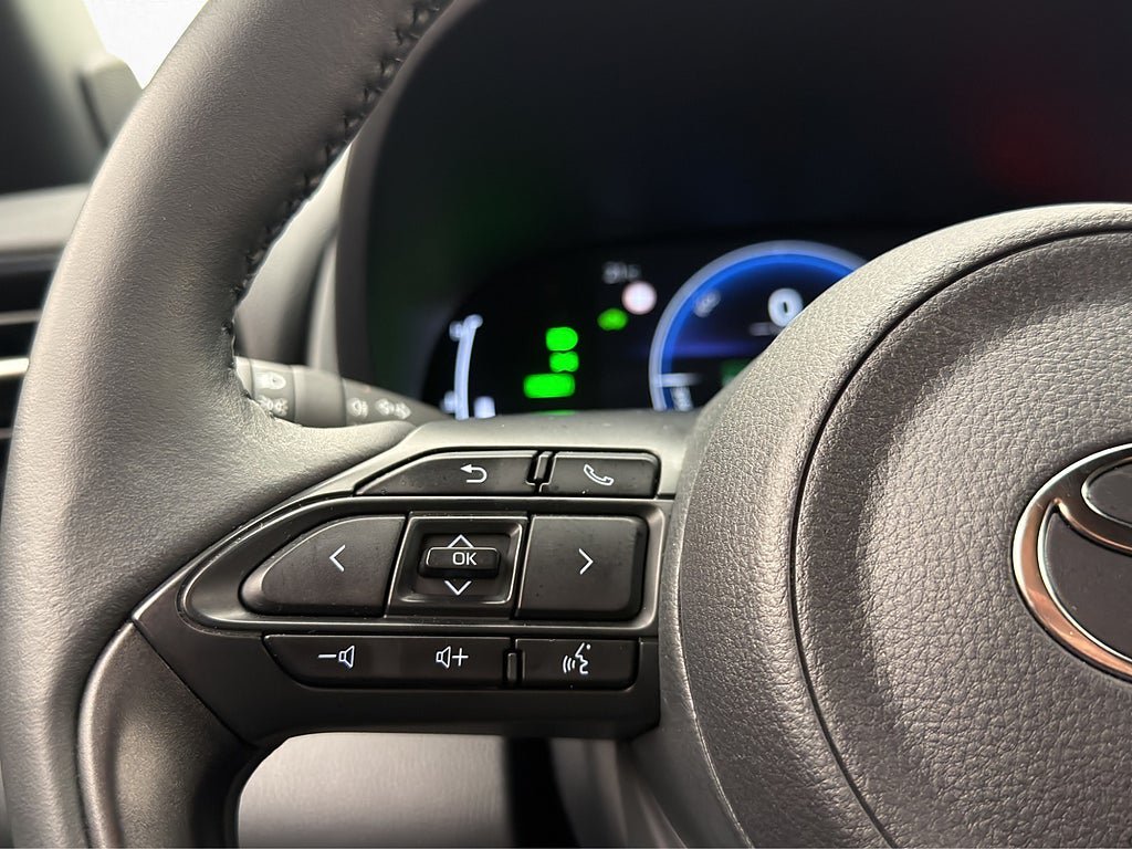 Vehicle Image 15