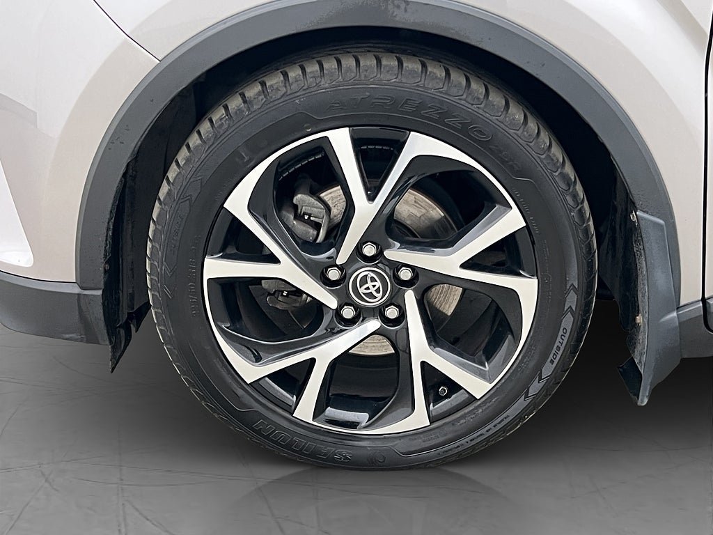 Vehicle Image 10