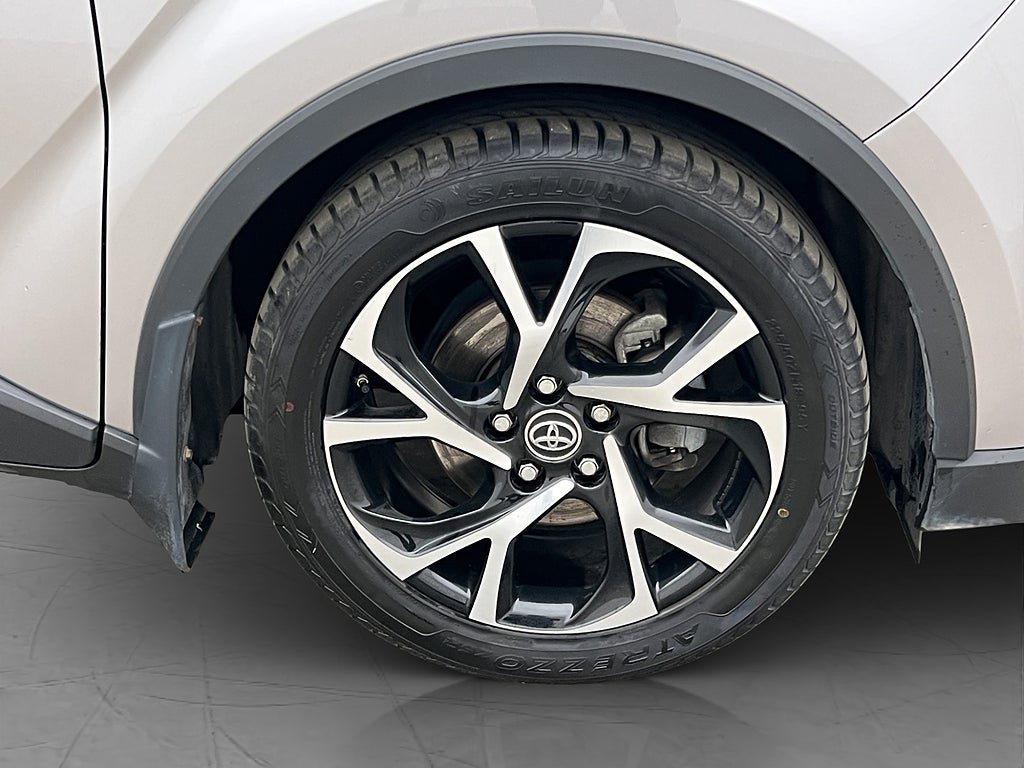 Vehicle Image 13