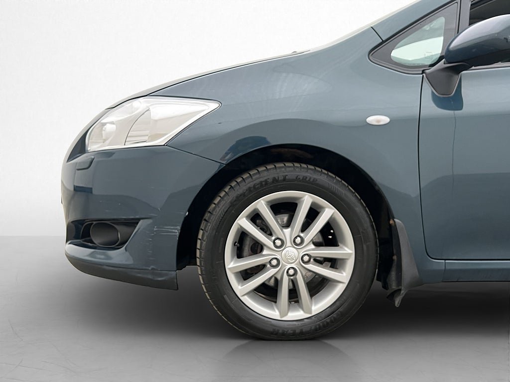 Vehicle Image 10