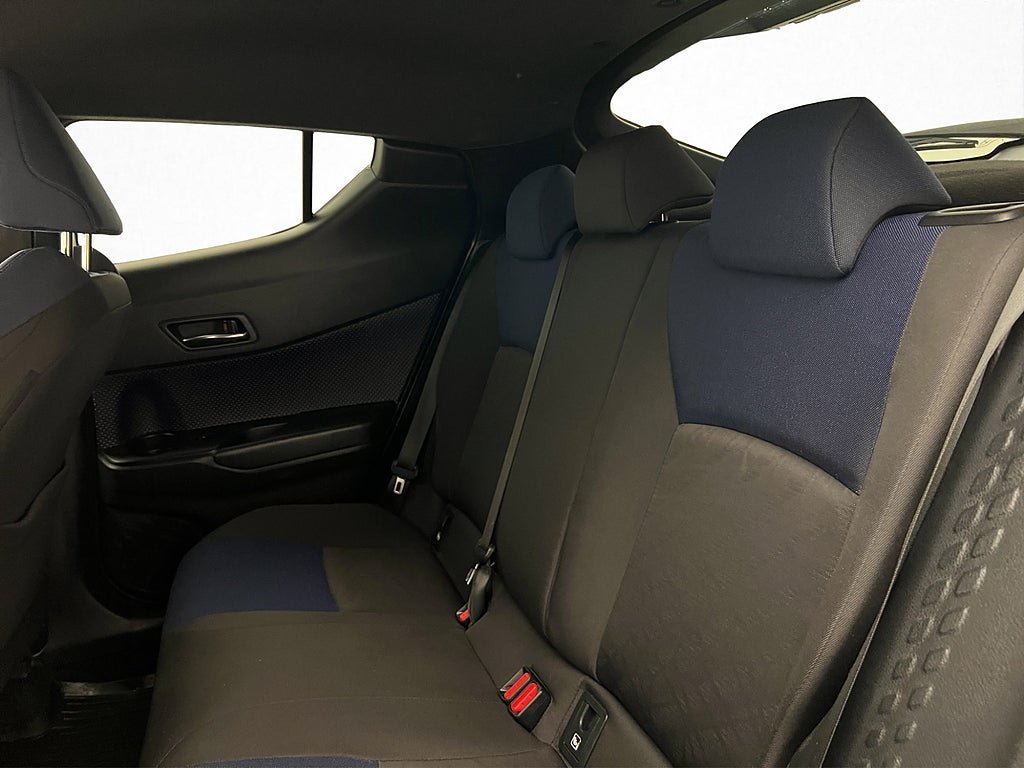 Vehicle Image 17