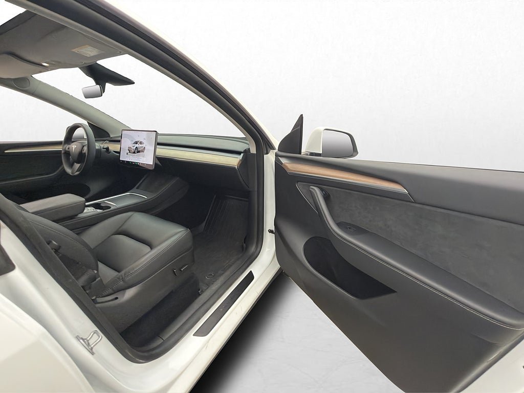 Vehicle Image 21