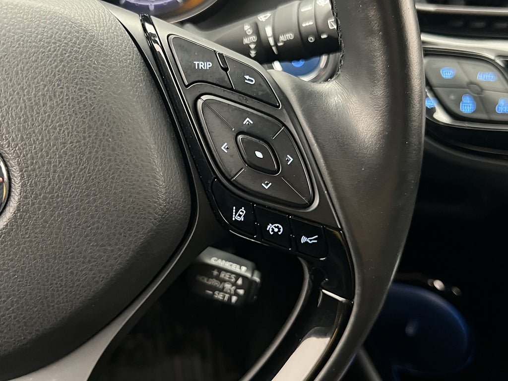 Vehicle Image 23