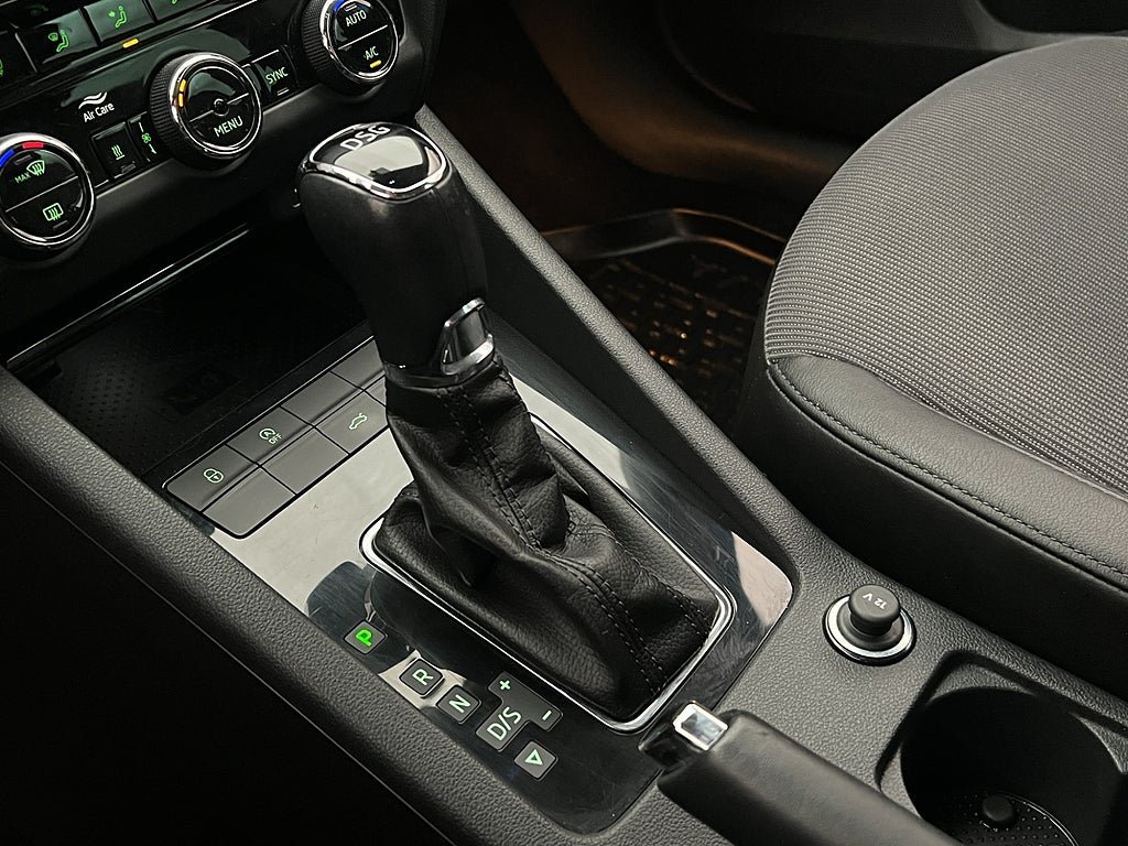 Vehicle Image 24