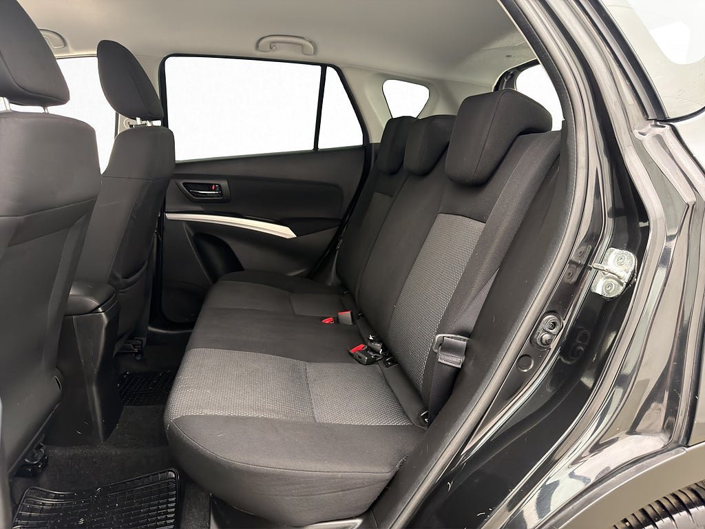 Vehicle Image 18