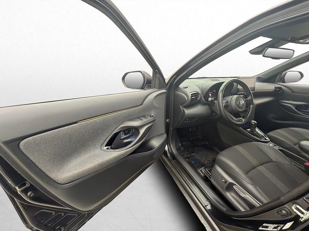 Vehicle Image 11