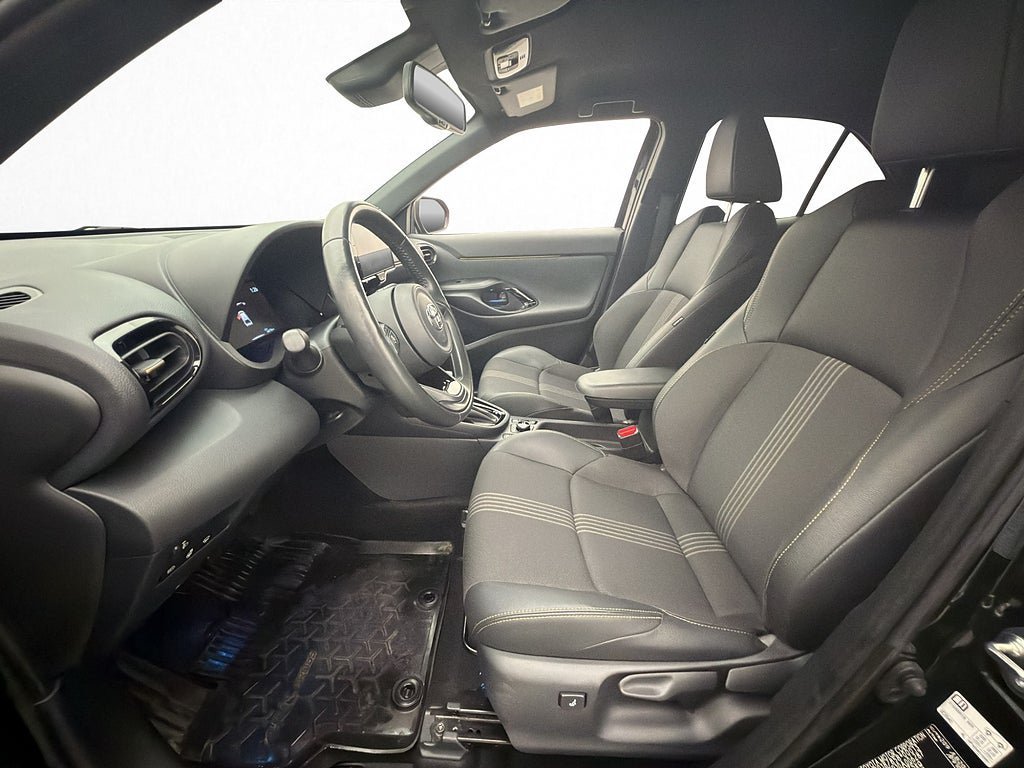 Vehicle Image 12