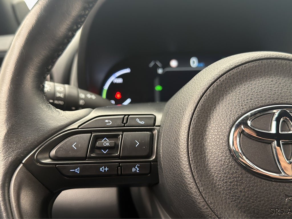 Vehicle Image 15