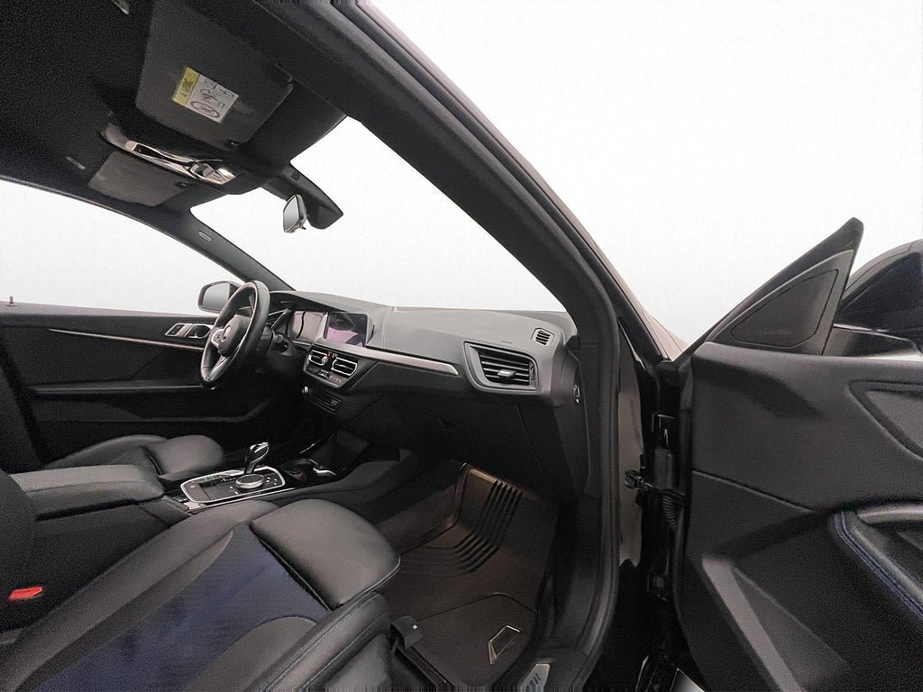 Vehicle Image 24